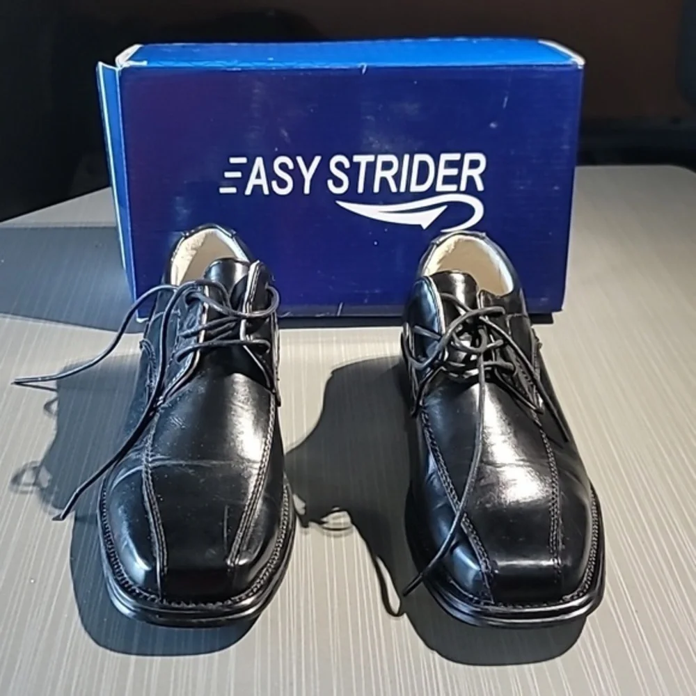 Easy Stider Black Leather Oxfords Boys 3‎ Great Condition.